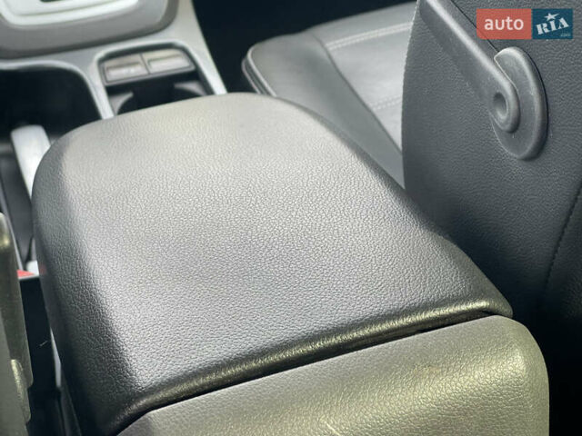 Черный Форд Куга, объемом двигателя 2 л и пробегом 224 тыс. км за 11300 $, фото 17 на Automoto.ua