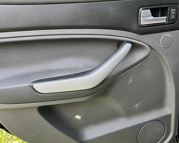 Черный Форд Куга, объемом двигателя 2 л и пробегом 270 тыс. км за 9500 $, фото 22 на Automoto.ua