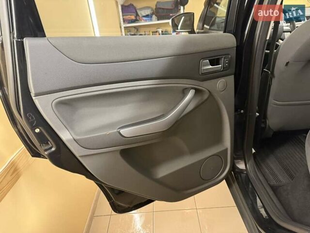 Черный Форд Куга, объемом двигателя 2 л и пробегом 195 тыс. км за 10150 $, фото 18 на Automoto.ua