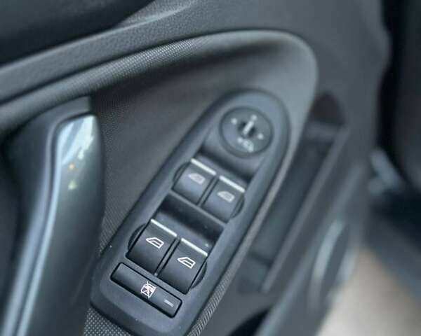 Черный Форд Куга, объемом двигателя 2 л и пробегом 215 тыс. км за 10450 $, фото 38 на Automoto.ua