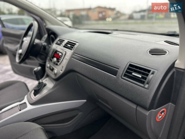 Чорний Форд Куга, об'ємом двигуна 2 л та пробігом 155 тис. км за 12500 $, фото 62 на Automoto.ua