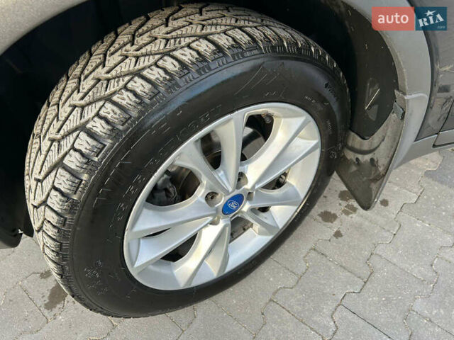 Черный Форд Куга, объемом двигателя 2 л и пробегом 248 тыс. км за 11000 $, фото 10 на Automoto.ua