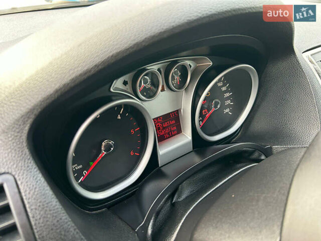 Черный Форд Куга, объемом двигателя 2 л и пробегом 248 тыс. км за 11000 $, фото 16 на Automoto.ua
