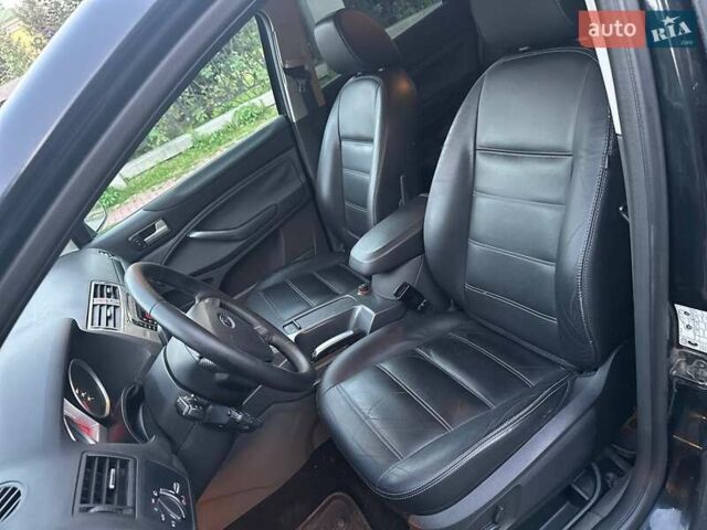 Черный Форд Куга, объемом двигателя 2 л и пробегом 215 тыс. км за 10450 $, фото 42 на Automoto.ua