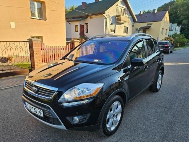 Черный Форд Куга, объемом двигателя 2 л и пробегом 197 тыс. км за 8000 $, фото 1 на Automoto.ua