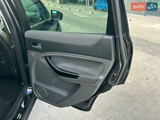 Черный Форд Куга, объемом двигателя 2 л и пробегом 248 тыс. км за 11000 $, фото 20 на Automoto.ua
