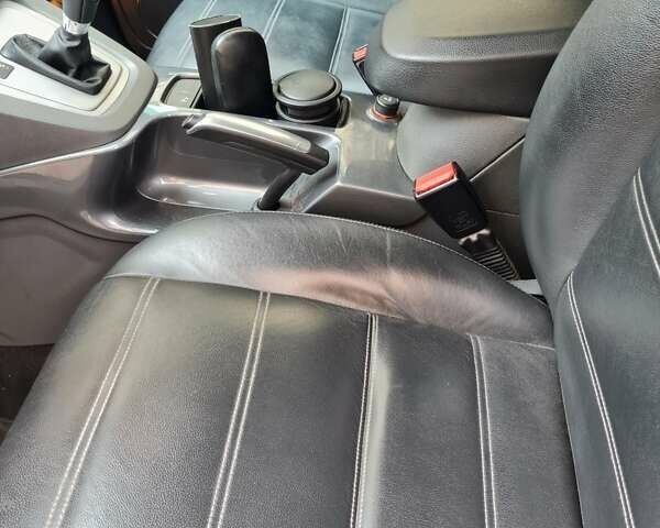 Черный Форд Куга, объемом двигателя 2 л и пробегом 191 тыс. км за 11200 $, фото 3 на Automoto.ua