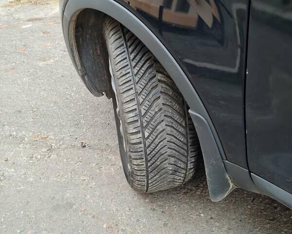 Черный Форд Куга, объемом двигателя 2 л и пробегом 191 тыс. км за 11200 $, фото 9 на Automoto.ua