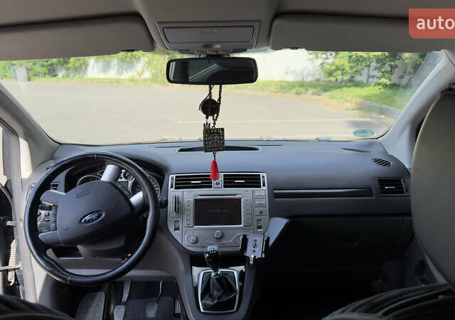 Форд Куга 2012 у Тернополі на Automoto.ua Чорний Форд Куга, об'ємом двигуна 2 л та пробігом 275 тис. км за 12200 $, фото 5 на Automoto.ua