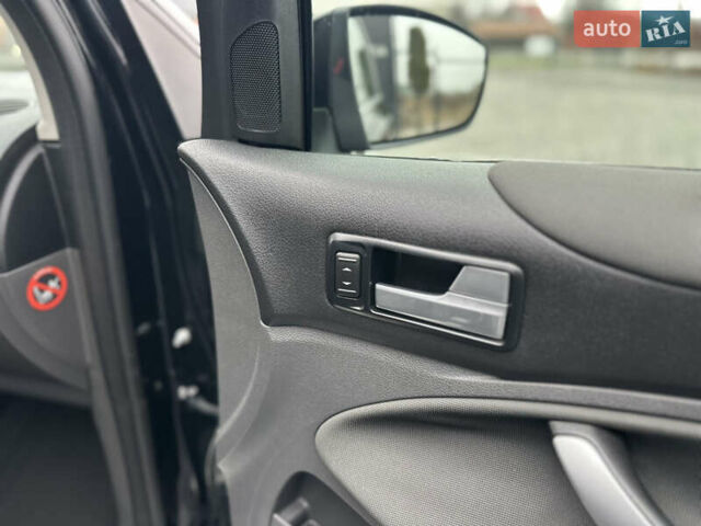 Чорний Форд Куга, об'ємом двигуна 2 л та пробігом 155 тис. км за 12500 $, фото 61 на Automoto.ua