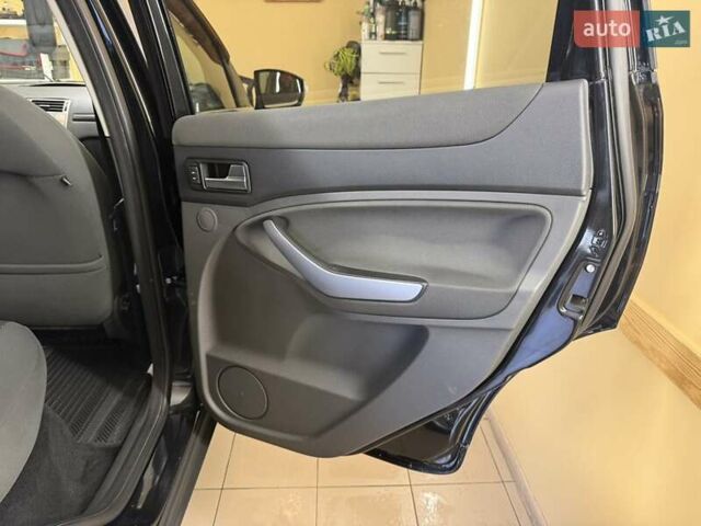 Черный Форд Куга, объемом двигателя 2 л и пробегом 195 тыс. км за 10150 $, фото 24 на Automoto.ua