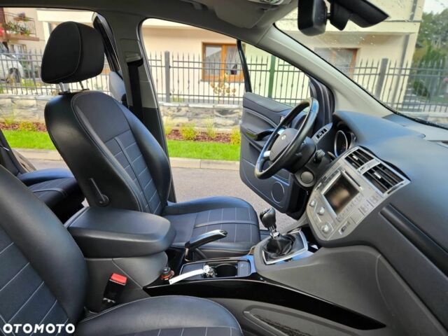 Черный Форд Куга, объемом двигателя 2 л и пробегом 197 тыс. км за 8300 $, фото 8 на Automoto.ua