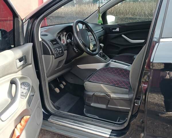 Черный Форд Куга, объемом двигателя 2 л и пробегом 124 тыс. км за 12500 $, фото 6 на Automoto.ua