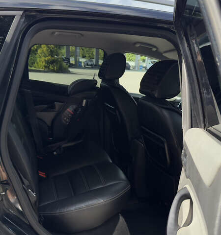 Форд Куга 2012 у Тернополі на Automoto.ua Чорний Форд Куга, об'ємом двигуна 2 л та пробігом 275 тис. км за 12200 $, фото 10 на Automoto.ua