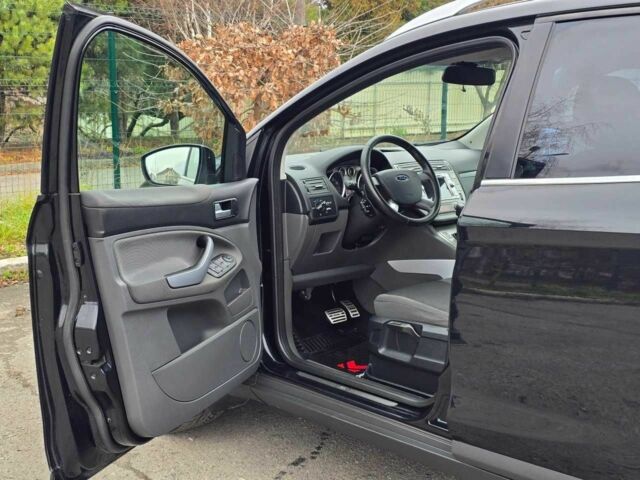 Черный Форд Куга, объемом двигателя 0 л и пробегом 160 тыс. км за 10999 $, фото 5 на Automoto.ua