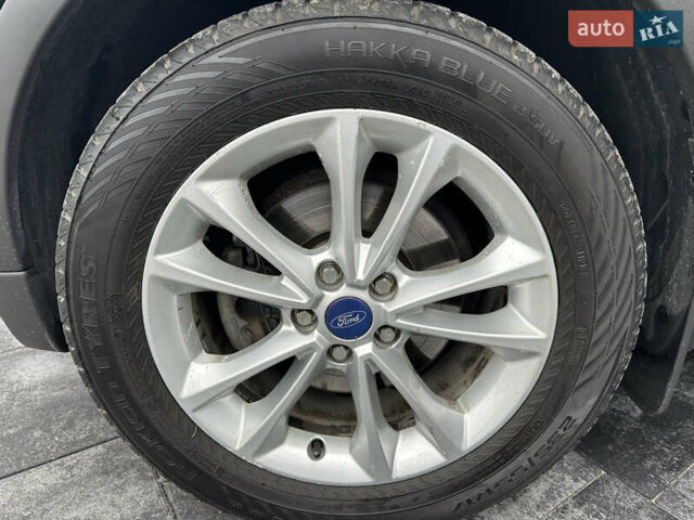 Чорний Форд Куга, об'ємом двигуна 2 л та пробігом 155 тис. км за 12500 $, фото 69 на Automoto.ua