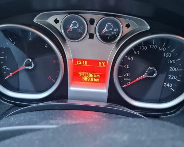 Черный Форд Куга, объемом двигателя 2 л и пробегом 191 тыс. км за 11200 $, фото 1 на Automoto.ua