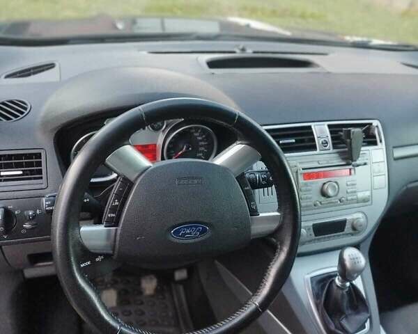 Черный Форд Куга, объемом двигателя 2 л и пробегом 219 тыс. км за 12530 $, фото 7 на Automoto.ua