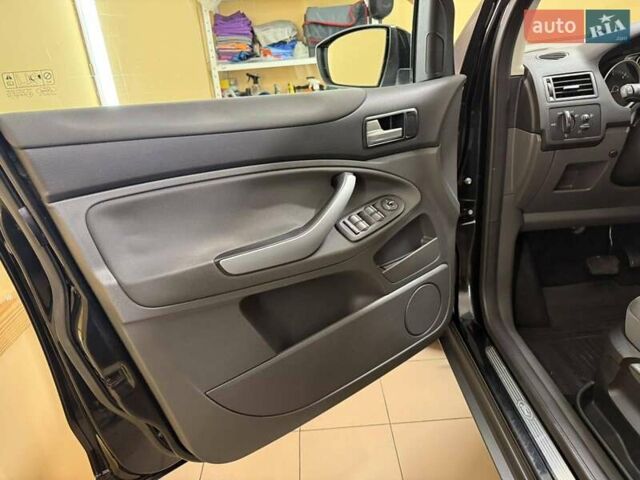 Черный Форд Куга, объемом двигателя 2 л и пробегом 195 тыс. км за 10150 $, фото 16 на Automoto.ua