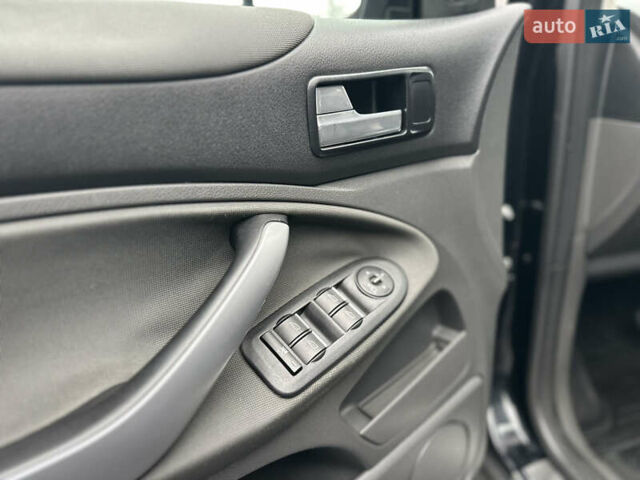 Чорний Форд Куга, об'ємом двигуна 2 л та пробігом 155 тис. км за 12500 $, фото 36 на Automoto.ua