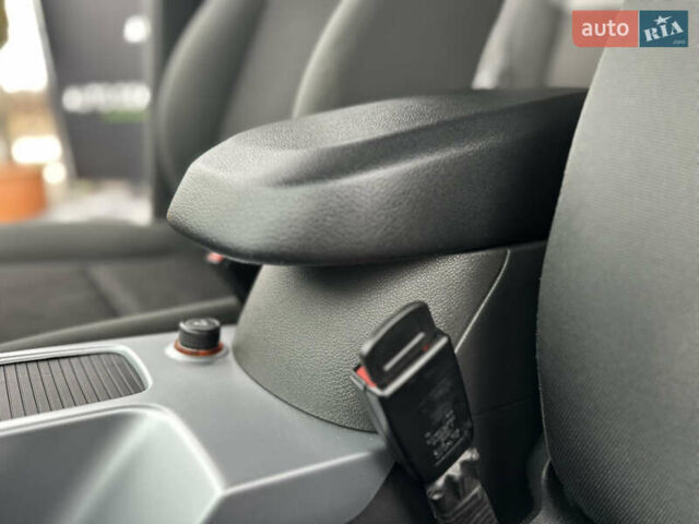 Чорний Форд Куга, об'ємом двигуна 2 л та пробігом 155 тис. км за 12500 $, фото 40 на Automoto.ua