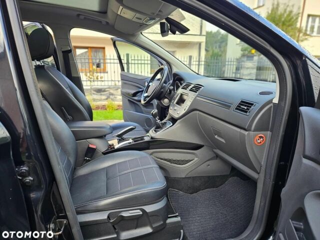 Черный Форд Куга, объемом двигателя 2 л и пробегом 197 тыс. км за 8300 $, фото 10 на Automoto.ua