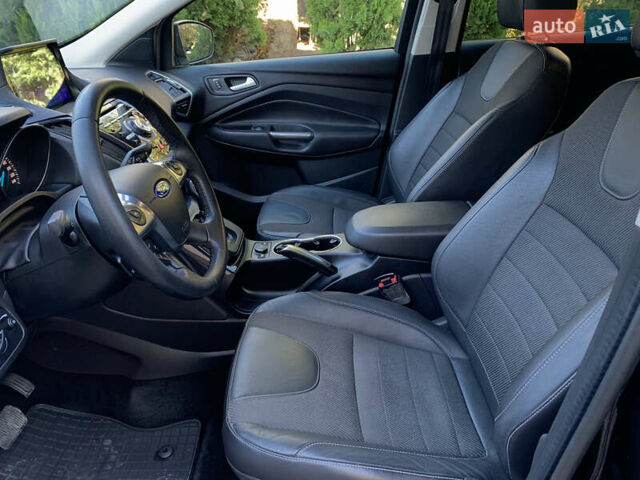Черный Форд Куга, объемом двигателя 2 л и пробегом 117 тыс. км за 13300 $, фото 22 на Automoto.ua