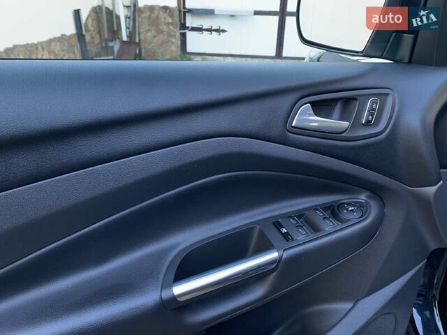 Черный Форд Куга, объемом двигателя 2 л и пробегом 117 тыс. км за 13300 $, фото 23 на Automoto.ua