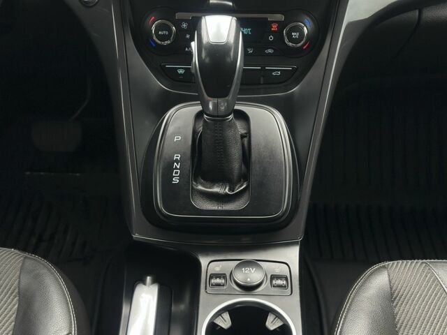 Черный Форд Куга, объемом двигателя 2 л и пробегом 155 тыс. км за 14500 $, фото 13 на Automoto.ua