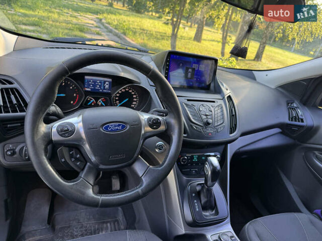 Чорний Форд Куга, об'ємом двигуна 2 л та пробігом 198 тис. км за 13500 $, фото 4 на Automoto.ua
