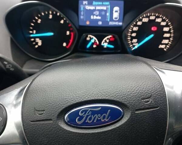 Черный Форд Куга, объемом двигателя 2 л и пробегом 250 тыс. км за 13500 $, фото 7 на Automoto.ua