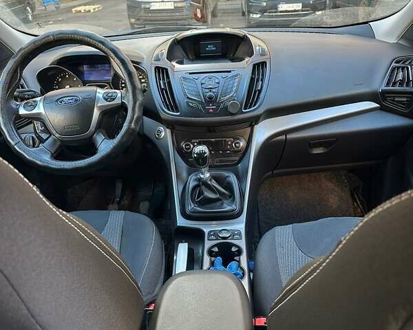 Черный Форд Куга, объемом двигателя 2 л и пробегом 150 тыс. км за 12600 $, фото 1 на Automoto.ua