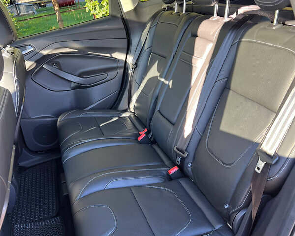 Черный Форд Куга, объемом двигателя 2 л и пробегом 217 тыс. км за 16999 $, фото 21 на Automoto.ua