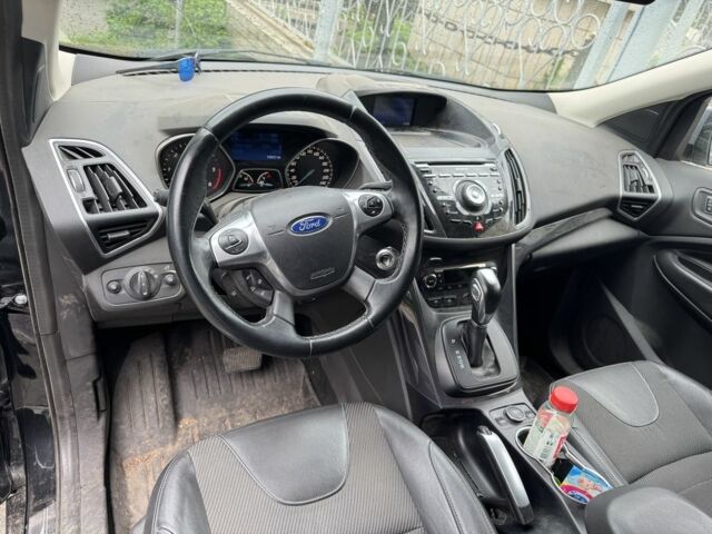 Черный Форд Куга, объемом двигателя 2 л и пробегом 156 тыс. км за 6000 $, фото 3 на Automoto.ua