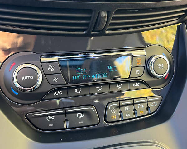 Черный Форд Куга, объемом двигателя 2 л и пробегом 217 тыс. км за 16999 $, фото 46 на Automoto.ua