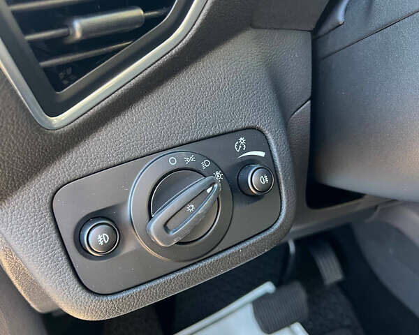 Черный Форд Куга, объемом двигателя 2 л и пробегом 217 тыс. км за 16999 $, фото 24 на Automoto.ua