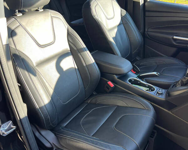 Черный Форд Куга, объемом двигателя 2 л и пробегом 217 тыс. км за 16999 $, фото 43 на Automoto.ua