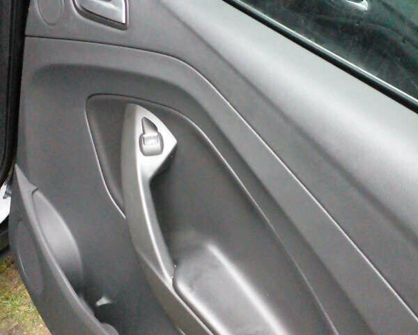 Черный Форд Куга, объемом двигателя 2 л и пробегом 231 тыс. км за 14500 $, фото 12 на Automoto.ua