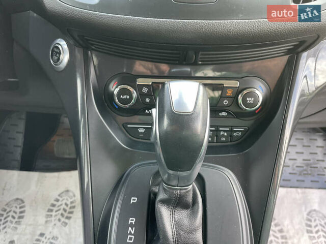 Черный Форд Куга, объемом двигателя 2 л и пробегом 164 тыс. км за 13990 $, фото 19 на Automoto.ua