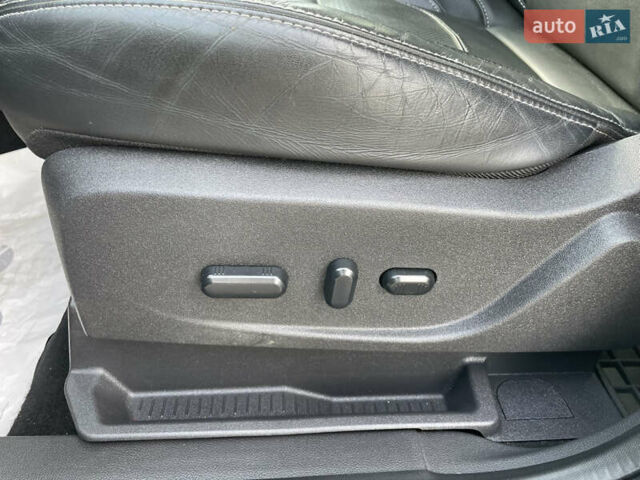 Черный Форд Куга, объемом двигателя 2 л и пробегом 164 тыс. км за 13990 $, фото 10 на Automoto.ua