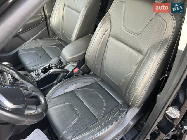 Черный Форд Куга, объемом двигателя 2 л и пробегом 164 тыс. км за 13990 $, фото 9 на Automoto.ua