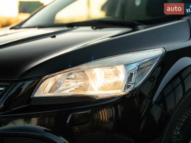 Черный Форд Куга, объемом двигателя 2 л и пробегом 229 тыс. км за 12800 $, фото 11 на Automoto.ua