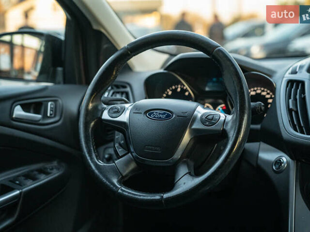 Черный Форд Куга, объемом двигателя 2 л и пробегом 229 тыс. км за 12800 $, фото 18 на Automoto.ua