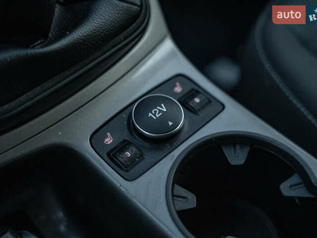 Черный Форд Куга, объемом двигателя 2 л и пробегом 229 тыс. км за 12800 $, фото 27 на Automoto.ua