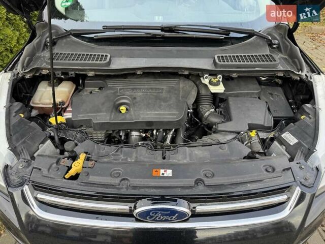 Черный Форд Куга, объемом двигателя 2 л и пробегом 221 тыс. км за 9999 $, фото 2 на Automoto.ua