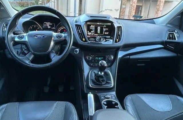 Черный Форд Куга, объемом двигателя 2 л и пробегом 170 тыс. км за 8500 $, фото 16 на Automoto.ua