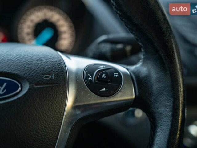 Черный Форд Куга, объемом двигателя 2 л и пробегом 229 тыс. км за 12800 $, фото 21 на Automoto.ua