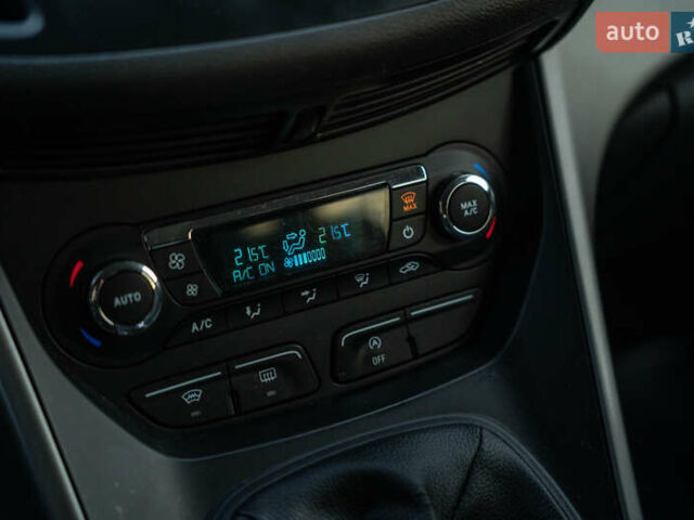 Черный Форд Куга, объемом двигателя 2 л и пробегом 229 тыс. км за 12800 $, фото 25 на Automoto.ua