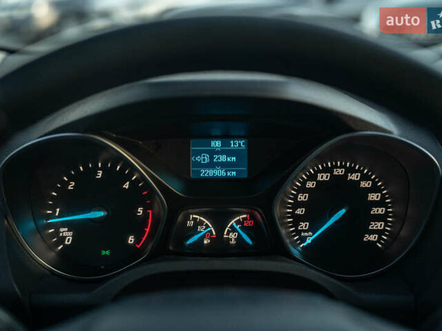 Черный Форд Куга, объемом двигателя 2 л и пробегом 229 тыс. км за 12800 $, фото 19 на Automoto.ua