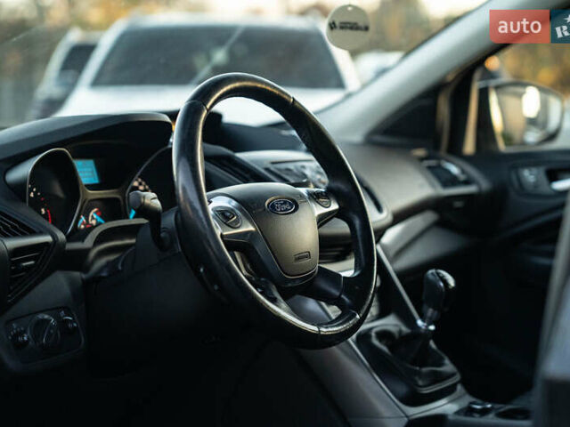 Черный Форд Куга, объемом двигателя 2 л и пробегом 229 тыс. км за 12800 $, фото 16 на Automoto.ua